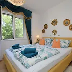 Friedrich-4 By Interhome *