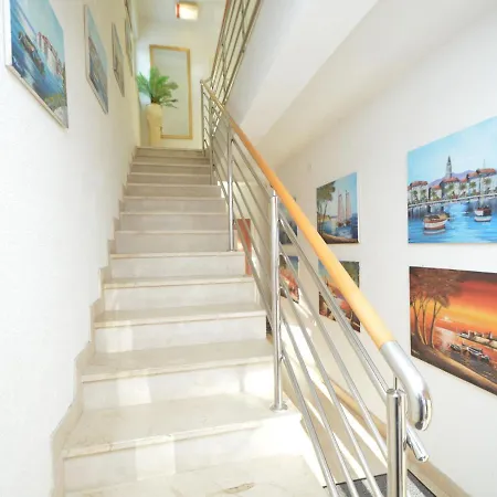 Friedrich-4 By Interhome * Tribalj