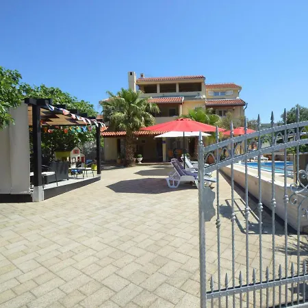 Friedrich-4 By Interhome *