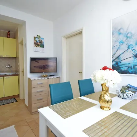 Friedrich-4 By Interhome Lejlighed *