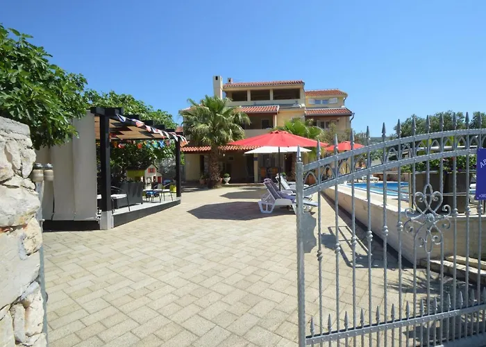 Friedrich-4 By Interhome *