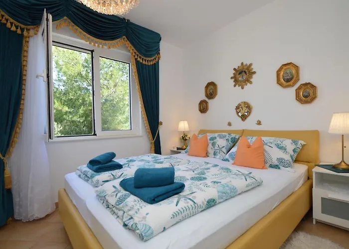 Friedrich-4 By Interhome *